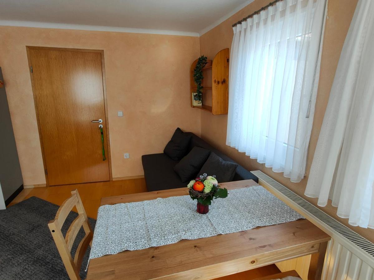 Zentrale & Ruhige Ferienwohnung Moessingen Ngoại thất bức ảnh