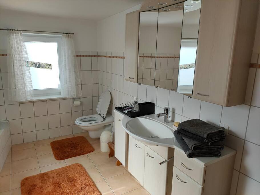 Zentrale & Ruhige Ferienwohnung Moessingen Ngoại thất bức ảnh